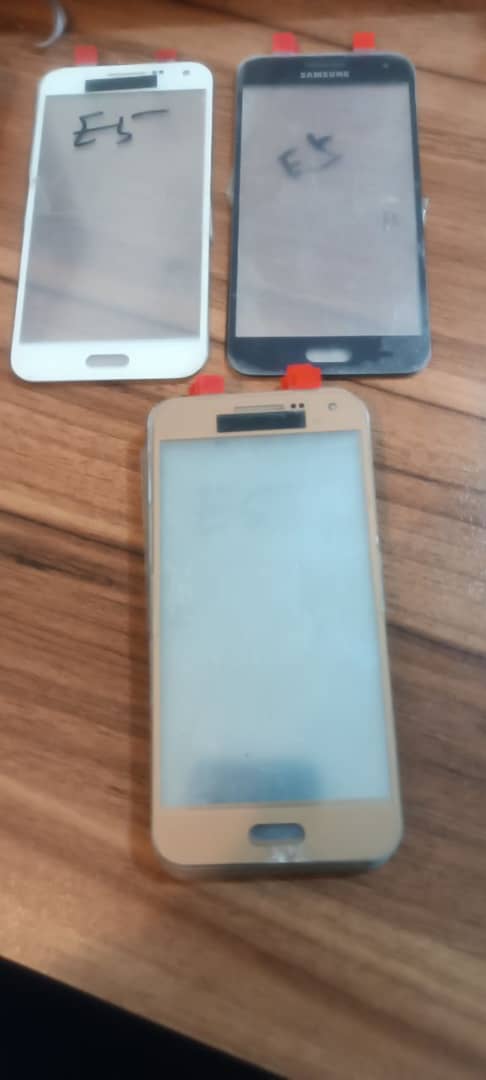 گلس تعمیراتی (گلس فنی) بدون oca  e500 e5 2015