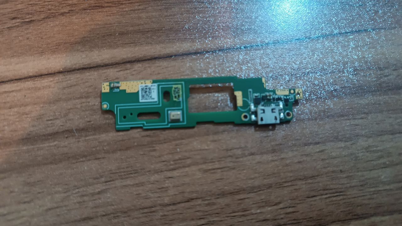 برد شارژ اچ تی سی دیزایر 820 htc desire 820